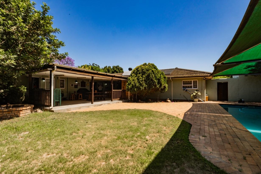 8 Bedroom Property for Sale in Joostenbergvlakte Western Cape